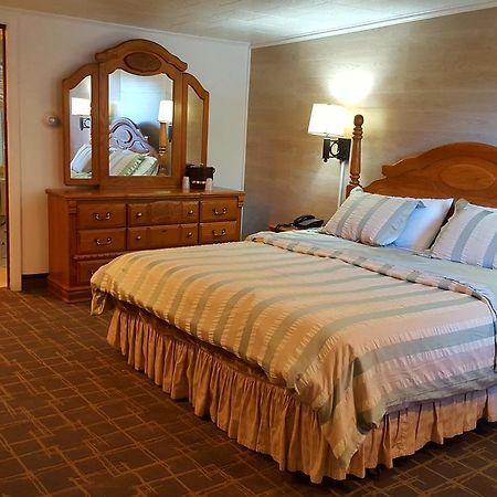 בנגור Stucco Lodge מראה חיצוני תמונה
