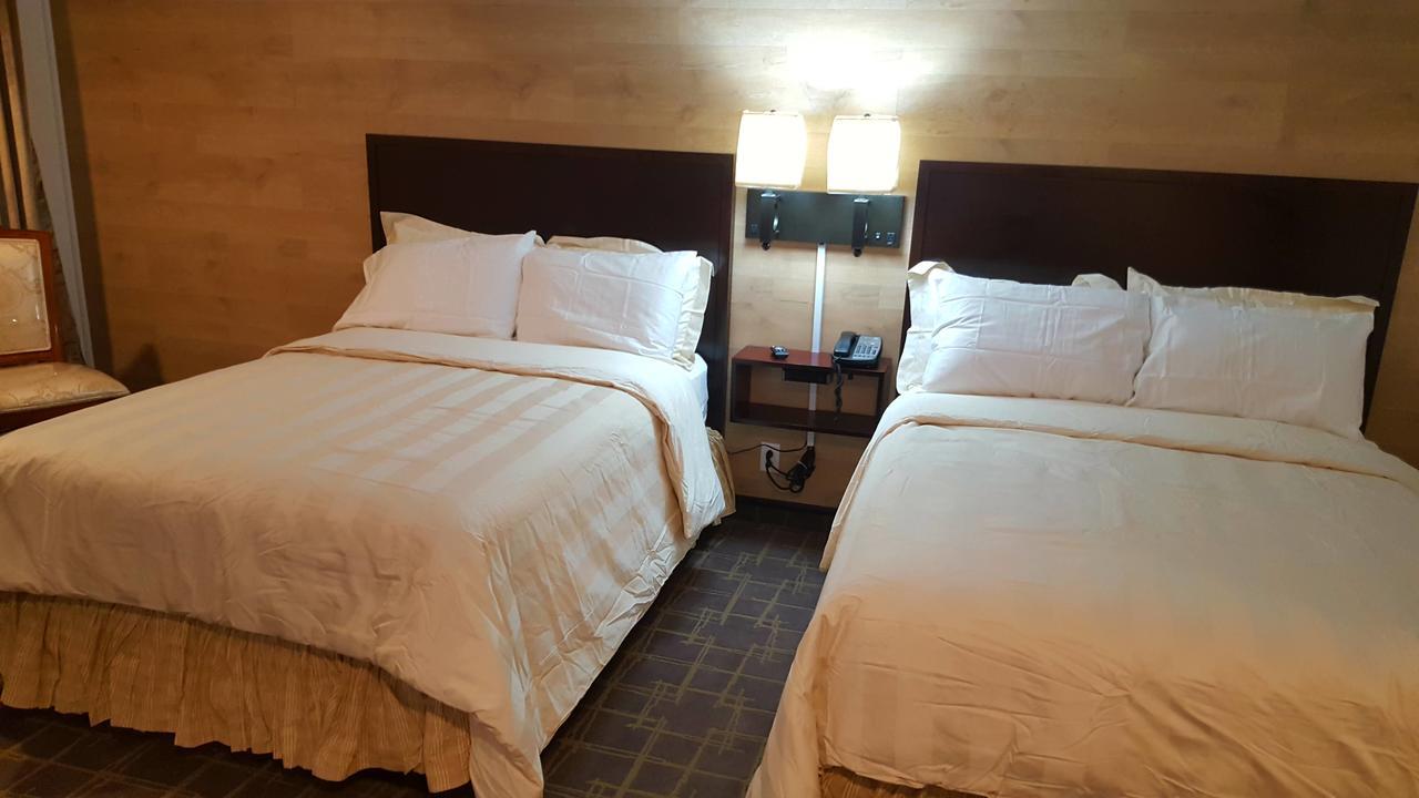בנגור Stucco Lodge מראה חיצוני תמונה