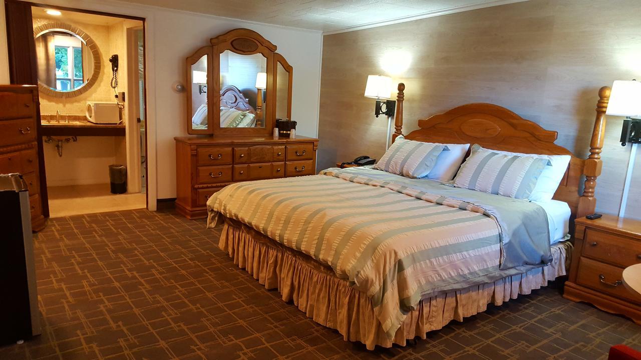 בנגור Stucco Lodge מראה חיצוני תמונה